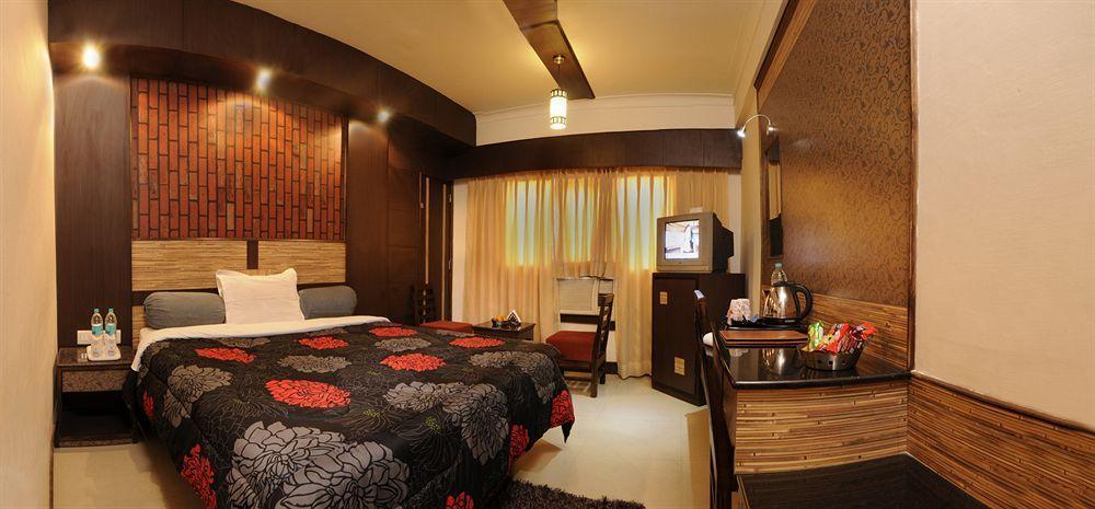 Hotel Atithi Agra  Kültér fotó