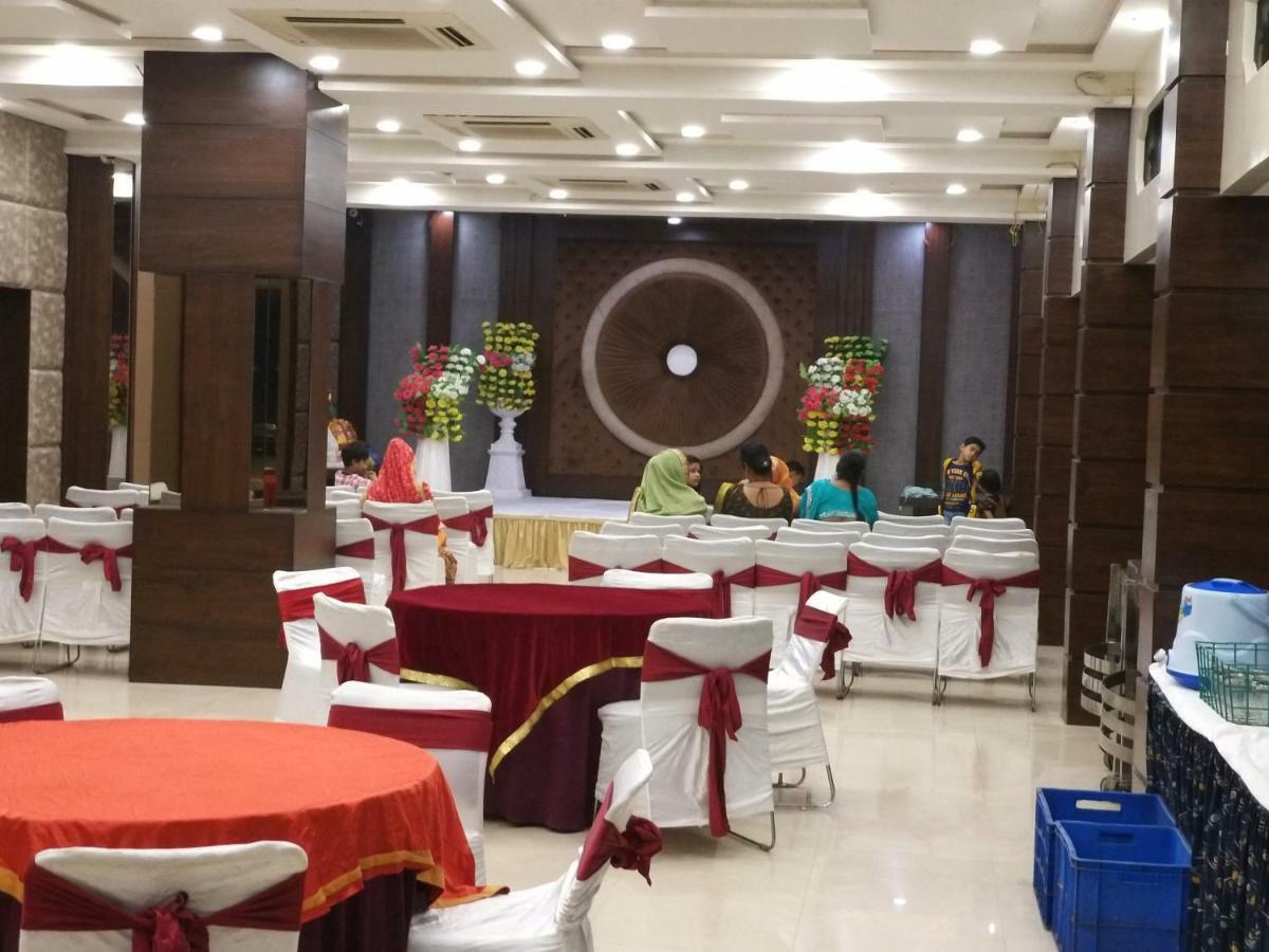 Hotel Atithi Agra  Kültér fotó